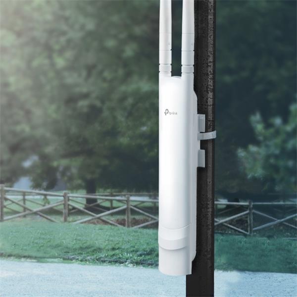 300 Mbps Outdoor Wi-Fi Access Point PORT: 1× 10/100 Mbps RJ45 Port SPEED: 300 Mbps at 2.4 GHz FEATURE: 802.3af PoE, 2× E